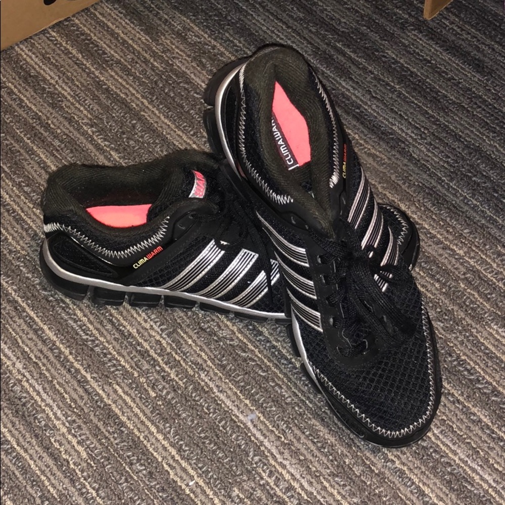 Black adidas tennis shoes